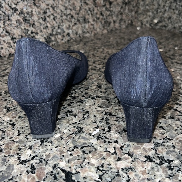 Coldwater Creek - Asymmetric Pleated Pump - Navy - BNWT - Picture 5 of 12